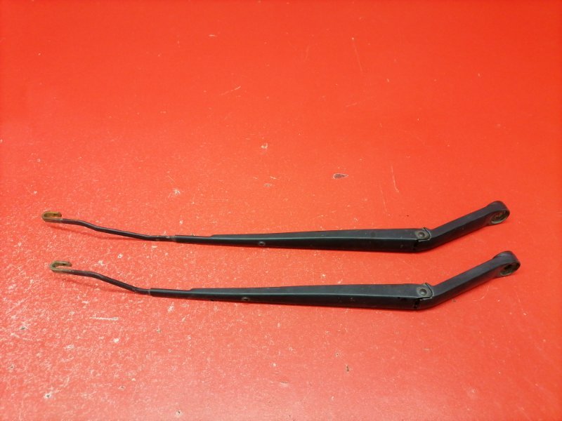 Поводок стеклоочистителя Nissan Armada TA60 VK56DE 2003 передний (б/у)