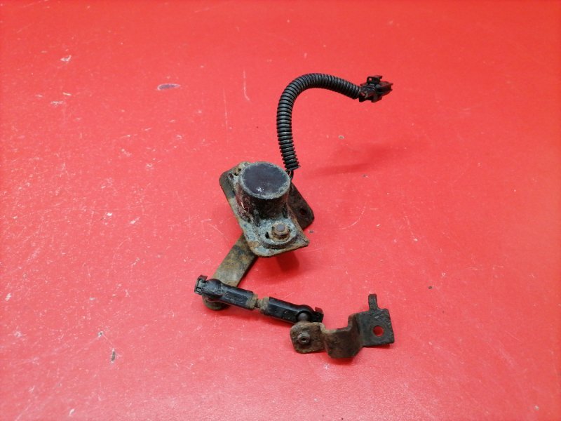 Датчик положения кузова Nissan Armada TA60 VK56DE 2003 задний (б/у)