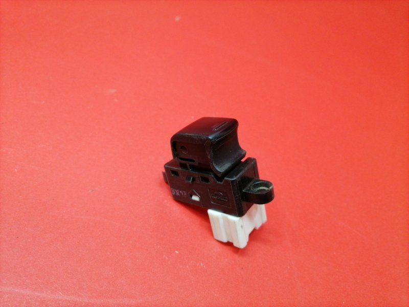 Кнопка стеклоподъёмника Nissan Armada TA60 VK56DE 2003 задняя (б/у)