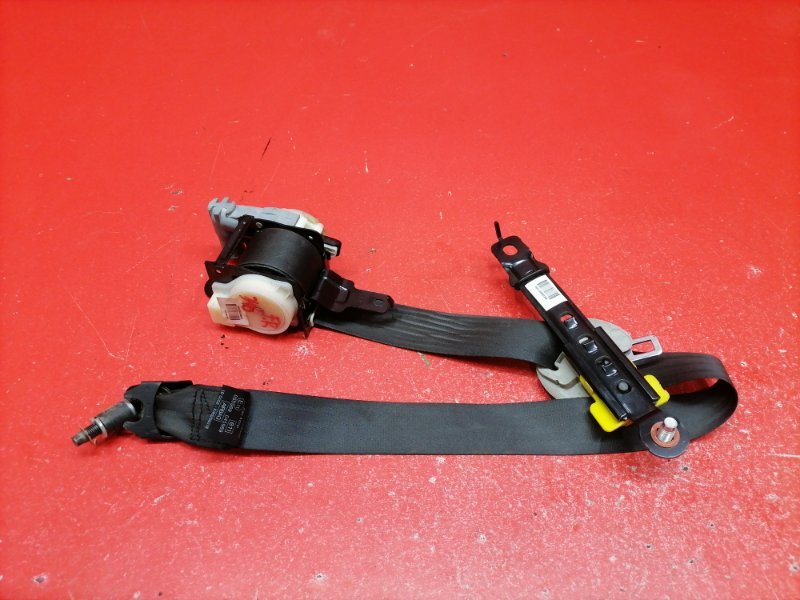 Ремень безопасности Hyundai ix35 LM D4HA 2011 передний правый (б/у)