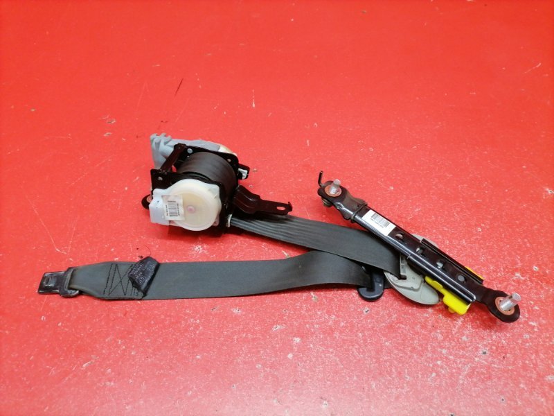 Ремень безопасности Hyundai ix35 LM D4HA 2011 передний левый (б/у)