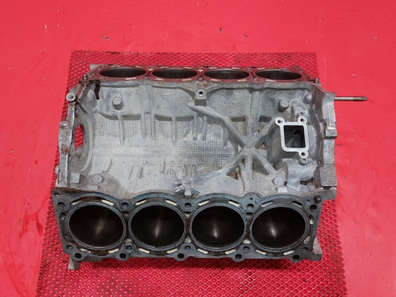 Блок двигателя Nissan Armada TA60 VK56DE 2003 (б/у)