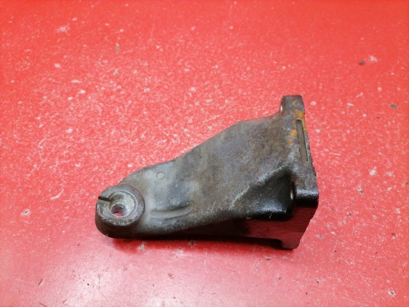 Кронштейн опоры двигателя SsangYong Rexton RJN D27DT 2010 левый (б/у)