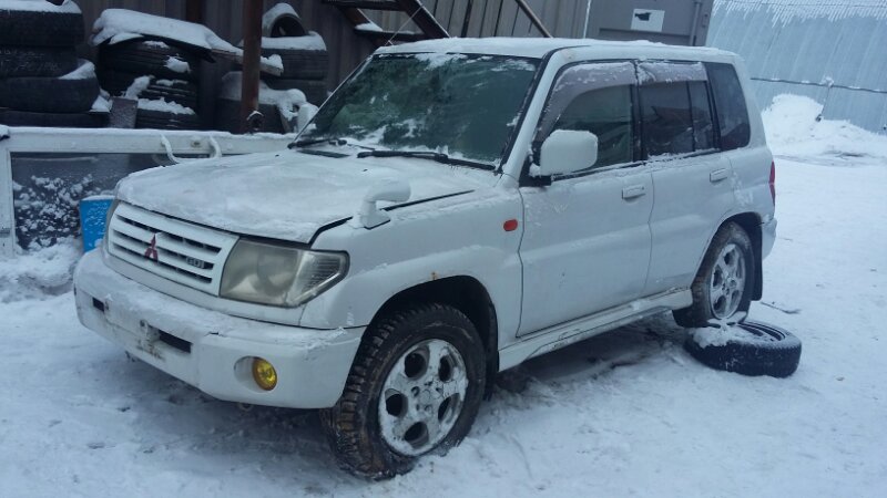 Автомобиль Mitsubishi Pajero iO H76W 4G93 1999 года в разбор