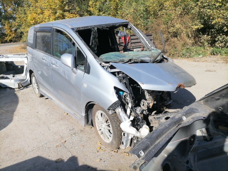 Автомобиль Honda Freed Spike GB3 L15A 2011 года в разбор