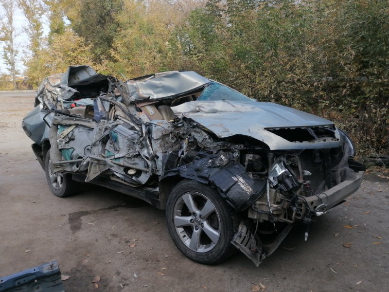 Автомобиль Lexus RX330 MCU38 3MZ-FE 2003 года в разбор