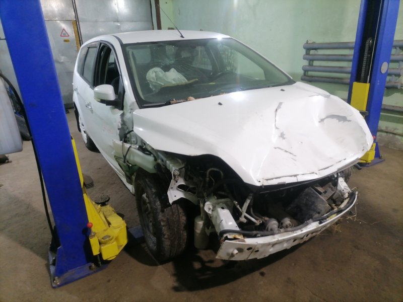Автомобиль Ford Focus CB4 SHDA 2010 года в разбор