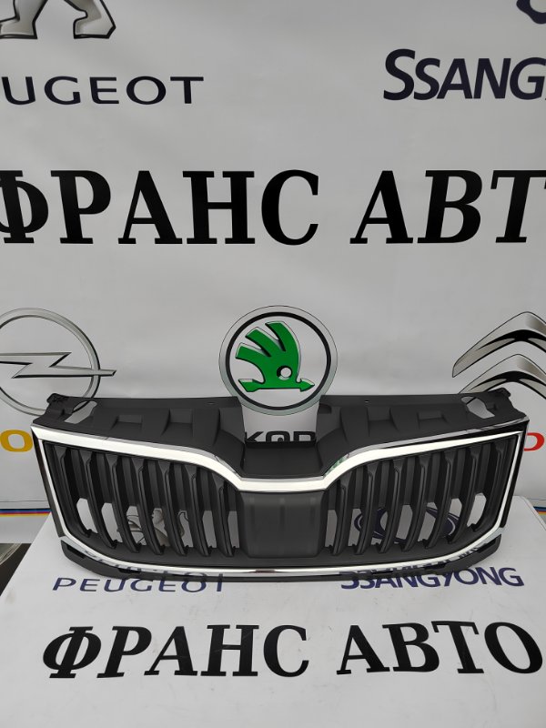 Решетка радиатора Skoda Octavia A7 17