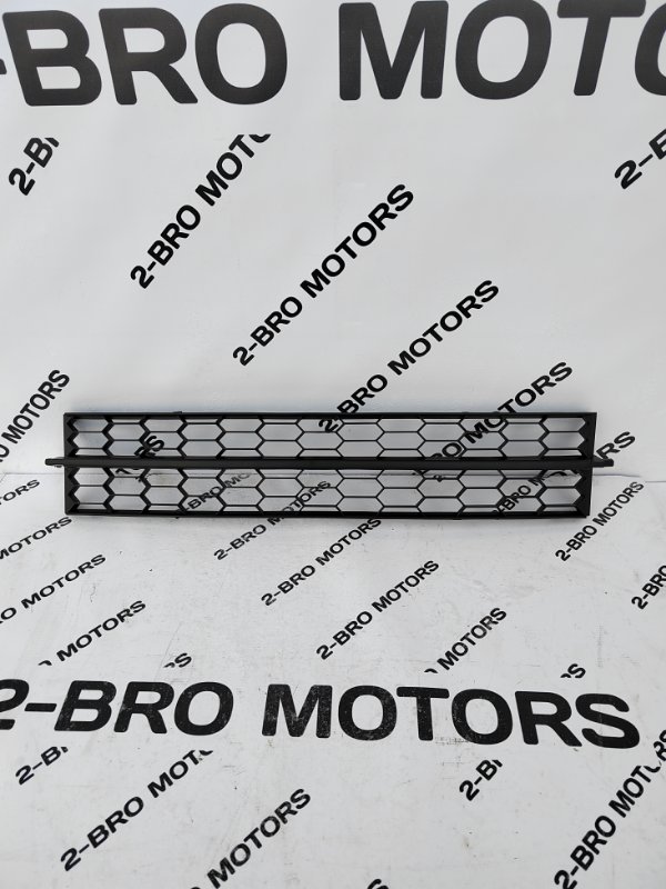 Решетка бампера нижняя Skoda Octavia A7 2013