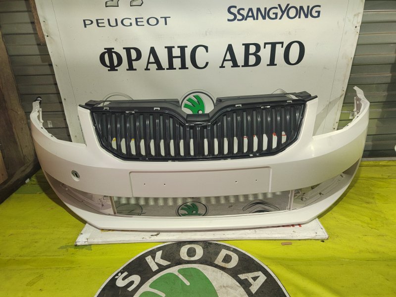 Бампер Skoda Octavia A7 2013 передний