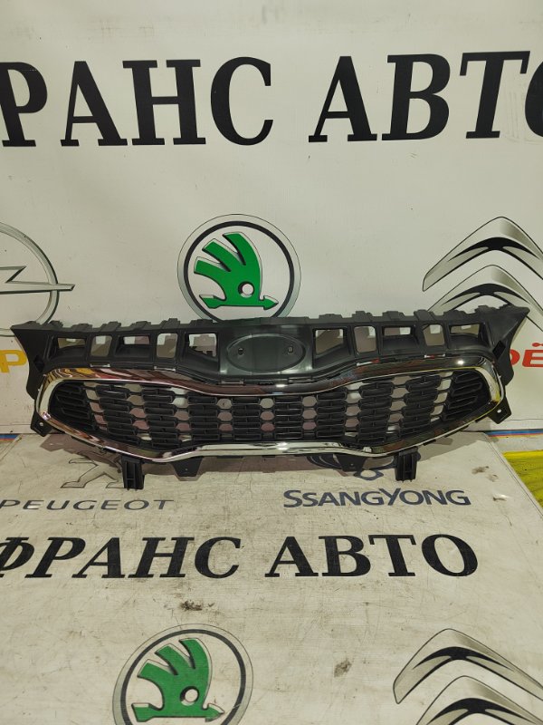 Решетка радиатора KIA CEED JD 15