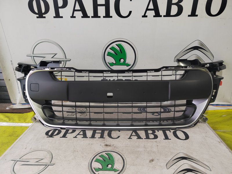 Решетка радиатора в сборе Peugeot 308 T7 2011