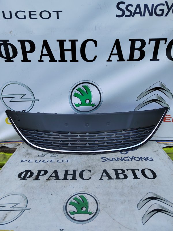 Решетка нижняя в сборе Opel Astra J 12