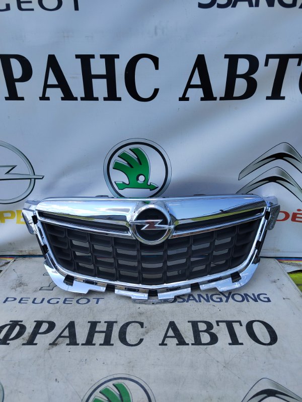 Решетка радиатора в сборе Opel Mokka 12