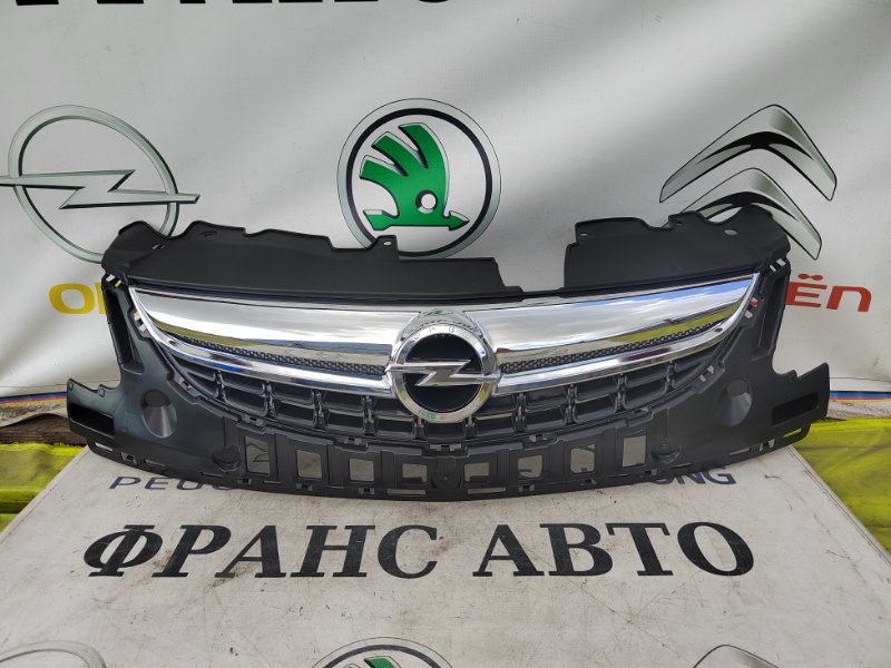 Решетка радиатора Opel Corsa D 11