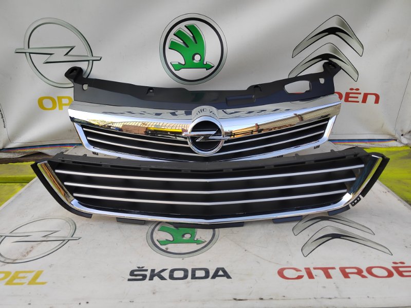 Комплект решеток Opel Astra H 07