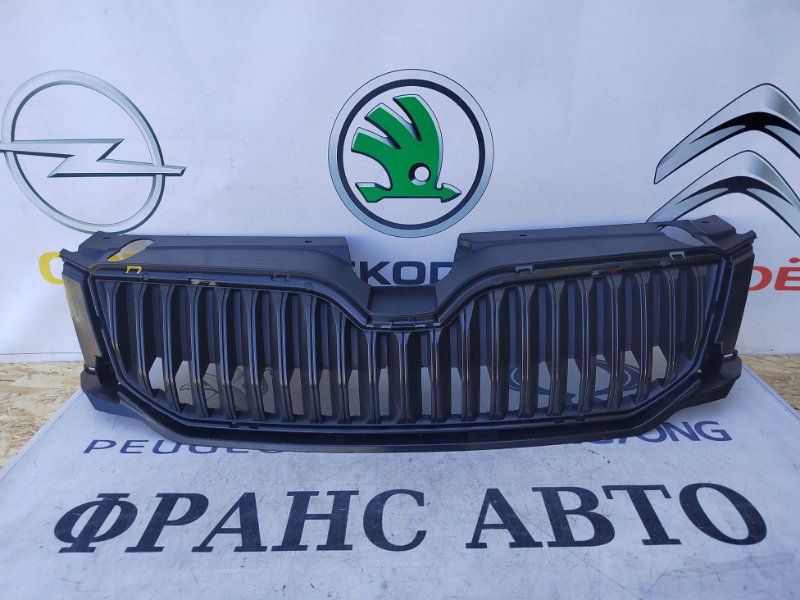 Решетка радиатора Skoda Octavia A7 13