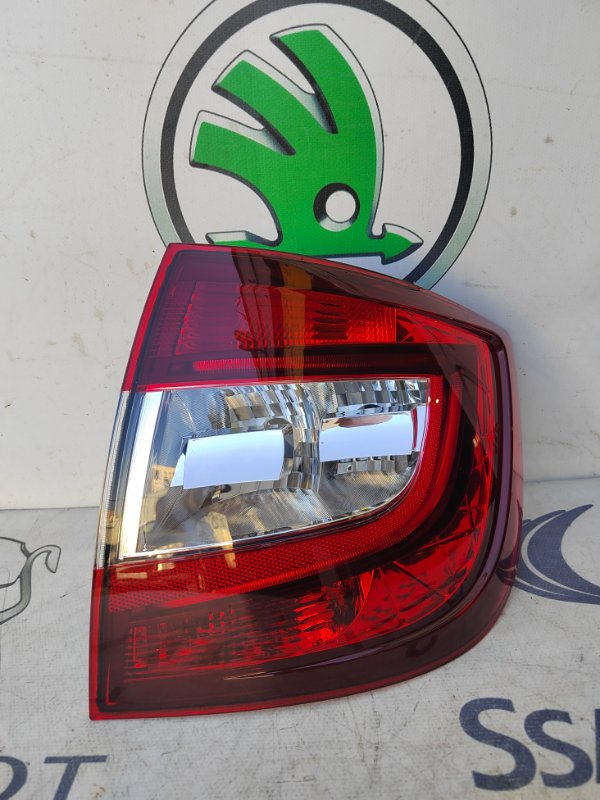 Фонарь led Skoda Rapid 17 правый