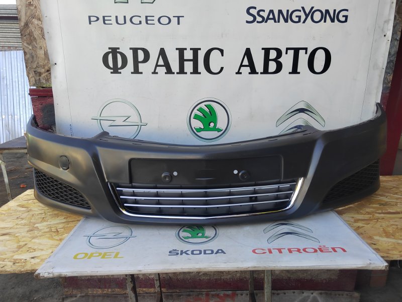 Бампер Opel Astra H 07 передний