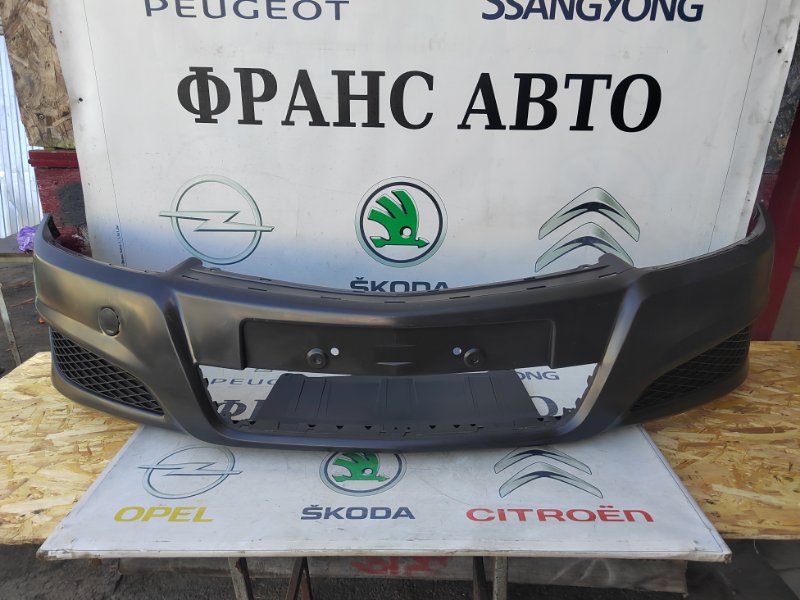 Бампер Opel Astra H 07 передний