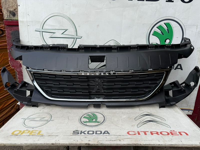 Бампер верх PEUGEOT Rifter B9 2018