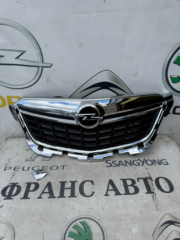 Решетка бампера Уценка Opel mokka 12