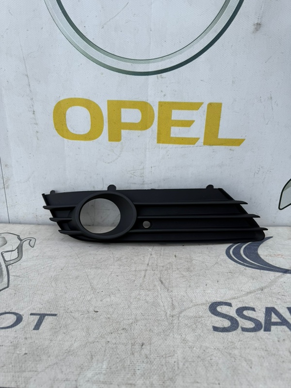 Рамка накладка птф Opel Astra H 04 правая