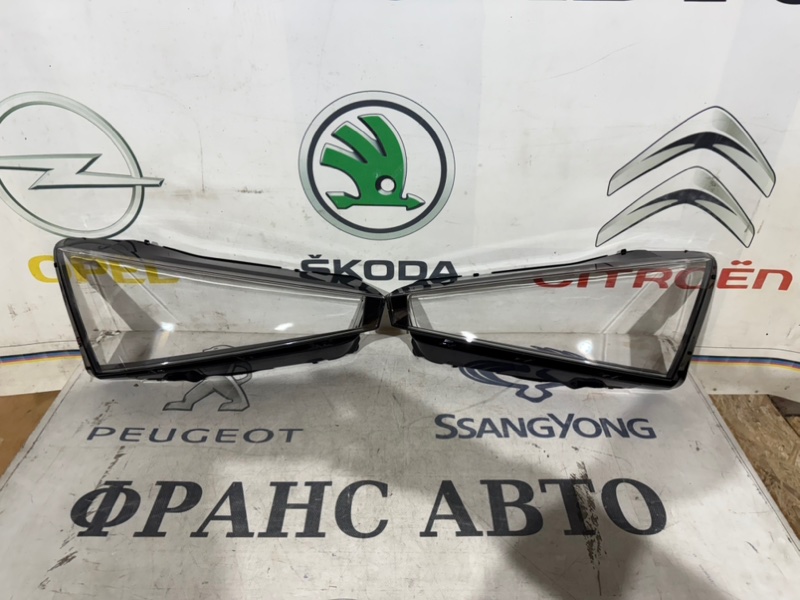 Стекла фар Skoda Rapid 20