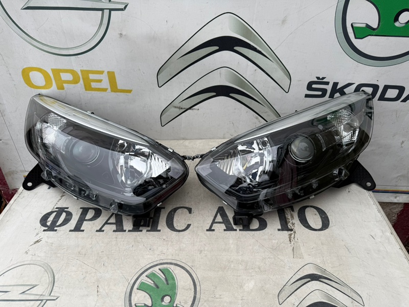 Комплект фар RENAULT Kaptur 16