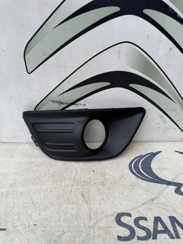 Рамка накладка птф CITROEN C4 08 правая