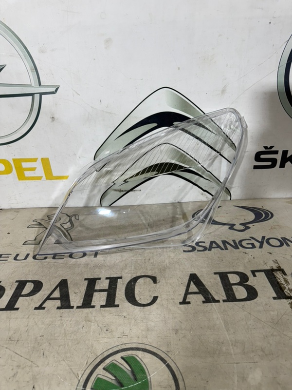 Стекло фары Opel ASTRA H 04 левое