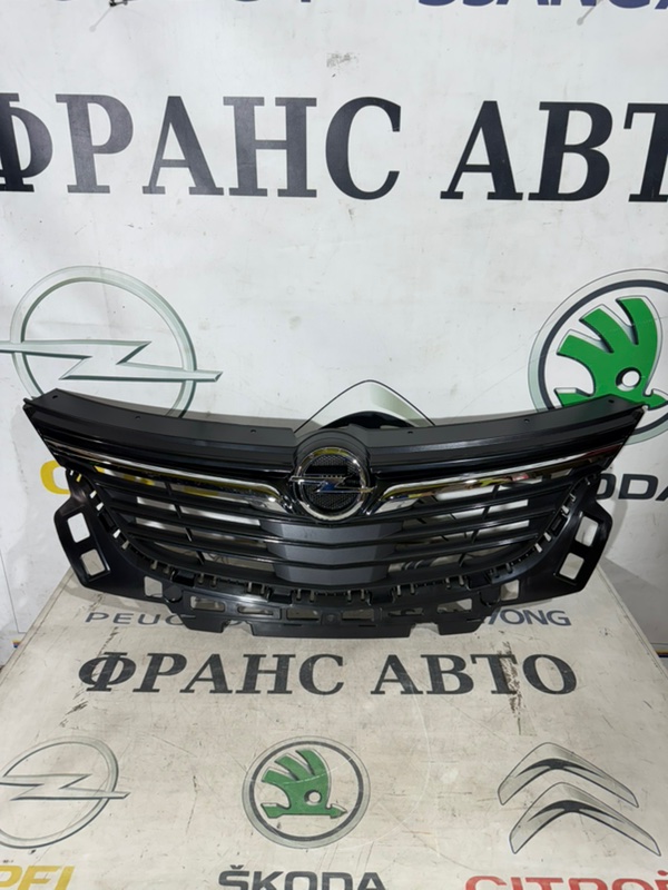 Решетка радиатора Opel Zafira C 16