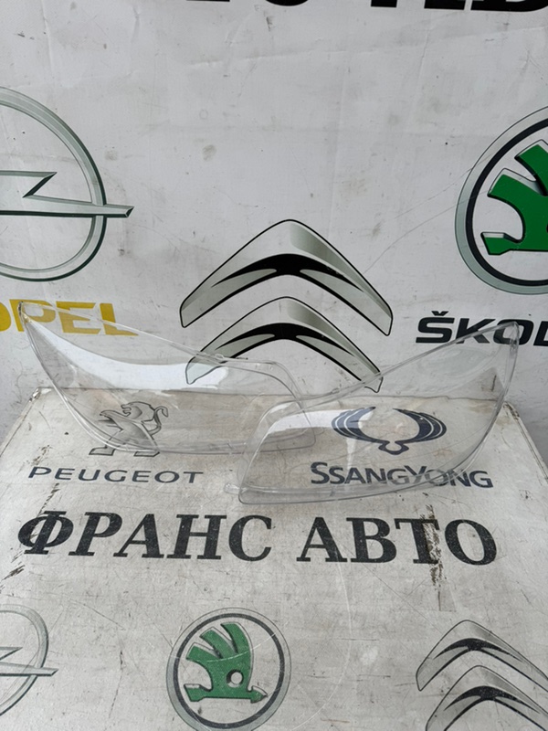 Стекла фар Opel insignia 09