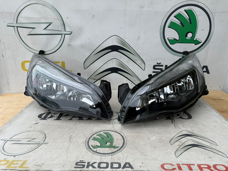 Комплект фар Opel ASTRA J 09