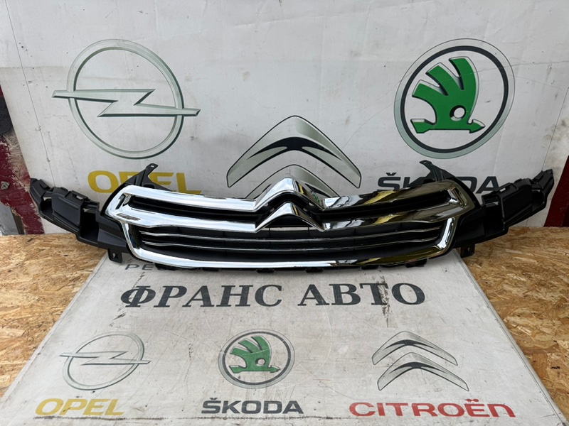 Решетка радиатора хром CITROEN C4 B73 10