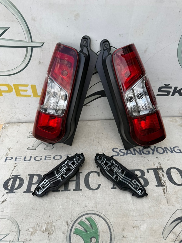 Комплект фонарей с платой PEUGEOT PARTNER B9 08