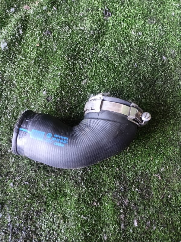 Патрубок воздушный Volkswagen Golf BLG 1K0145838L контрактная