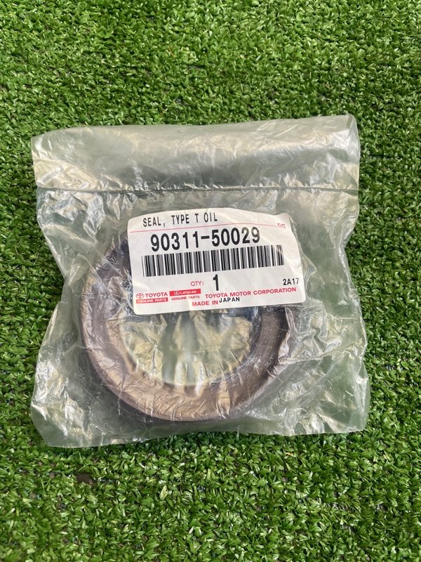 Сальник привода передний правый Lexus Rx300 2005 MCU15 1MZ-FE 90311-50029 новая