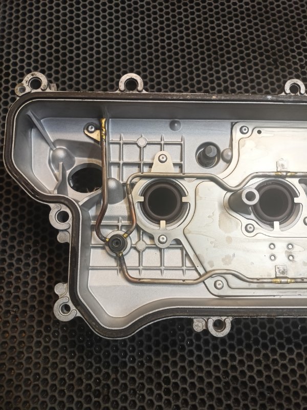 Крышка клапанов правая GS300 3GR-FSE