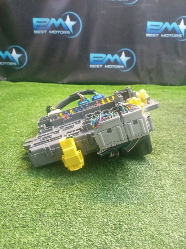 Блок предохранителей в салон Fit 2003 GD3 L15A