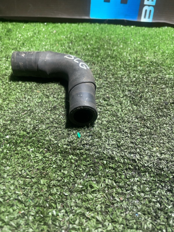 Патрубок охлаждения Golf BLG