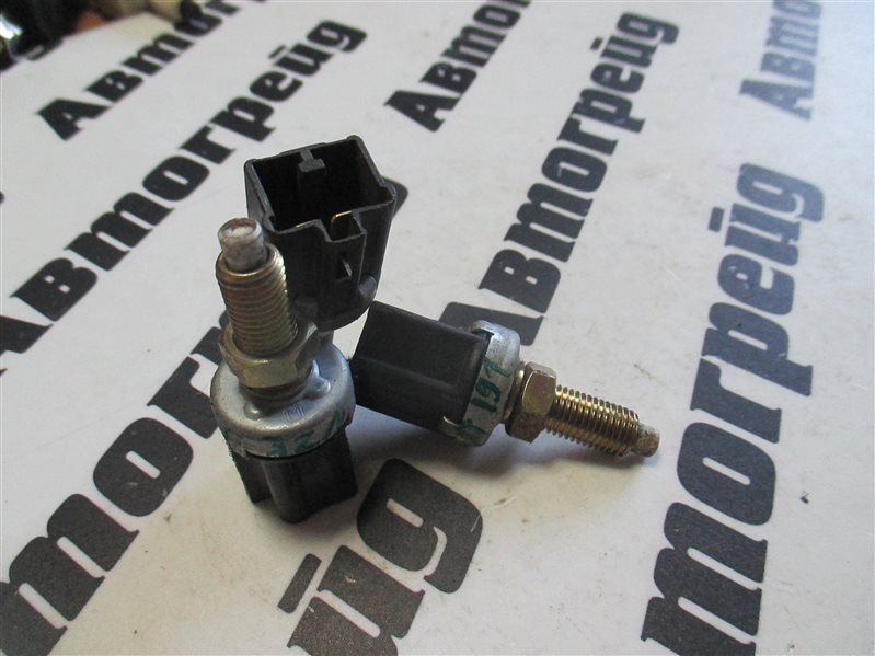 Концевик под педаль тормоза Toyota Carina #T19#