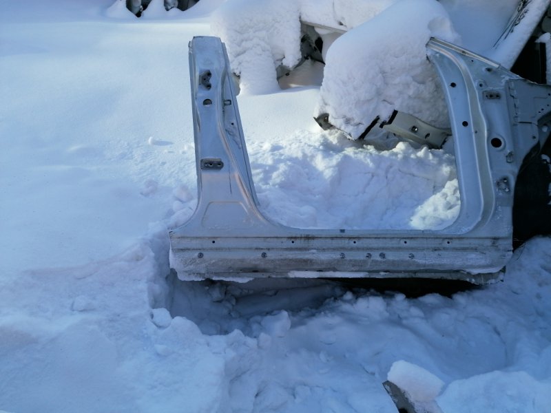 Стойка кузова Toyota Harrier MCU35 1MZ 2003.10 правая