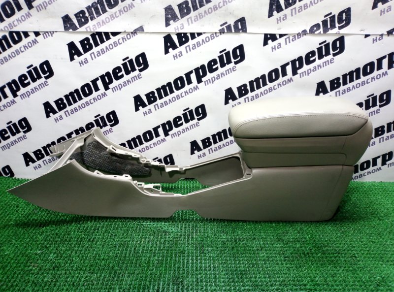 Подлокотник Toyota Avensis AZT251 2AZ-FSE 2007.03