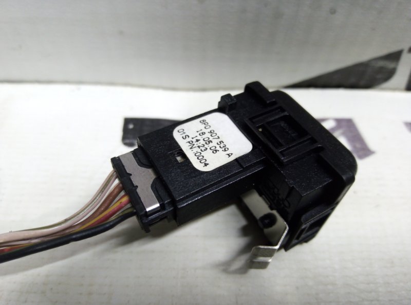 Датчик света Audi A4 B7 BWE 14.06.2006