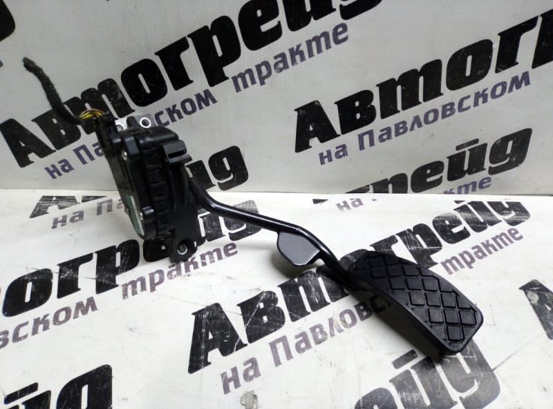 Педаль акселератора Audi A4 B7 BWE 14.06.2006
