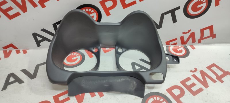 Консоль панели приборов Mitsubishi Airtrek CU5W 4G69 2004.07