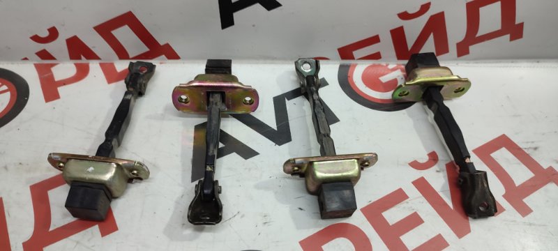 Ограничитель двери Mitsubishi Airtrek CU5W 4G69 2004.07