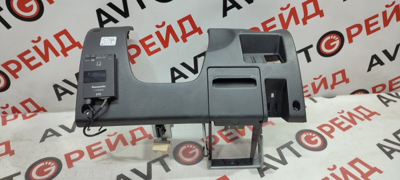 Консоль под рулевой колонкой Mitsubishi Airtrek CU5W 4G69 2004.07