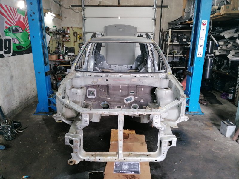 Кузов Mitsubishi Airtrek CU5W 4G69 2004.07